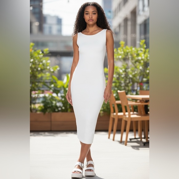 AKIRA Dresses & Skirts - AKIRA White Sleeveless Midi Dress size large